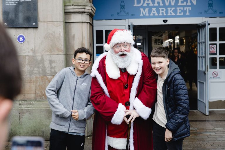 DarwenChristmasLightSwitchOn-145