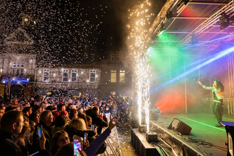 DarwenLightSwitchOn2025-28